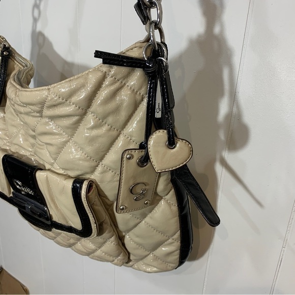 GUESS Large Cream And Black Quilted Satchel - Picture 4 of 14